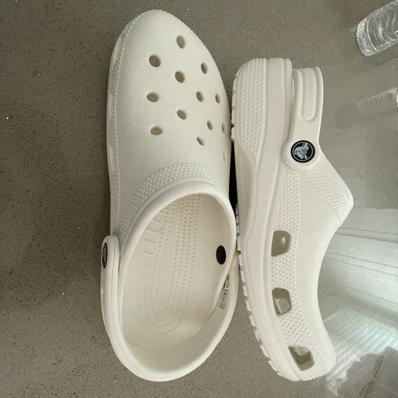 NWOT white crocs woman size 10 men 8 - Picture 4 of 7